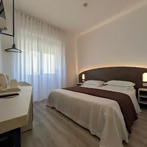 Piccolo Hotell