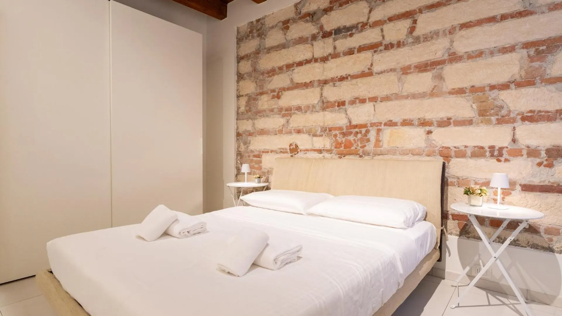 Domus Verona - Dimora Ponte Nuovo Apartment