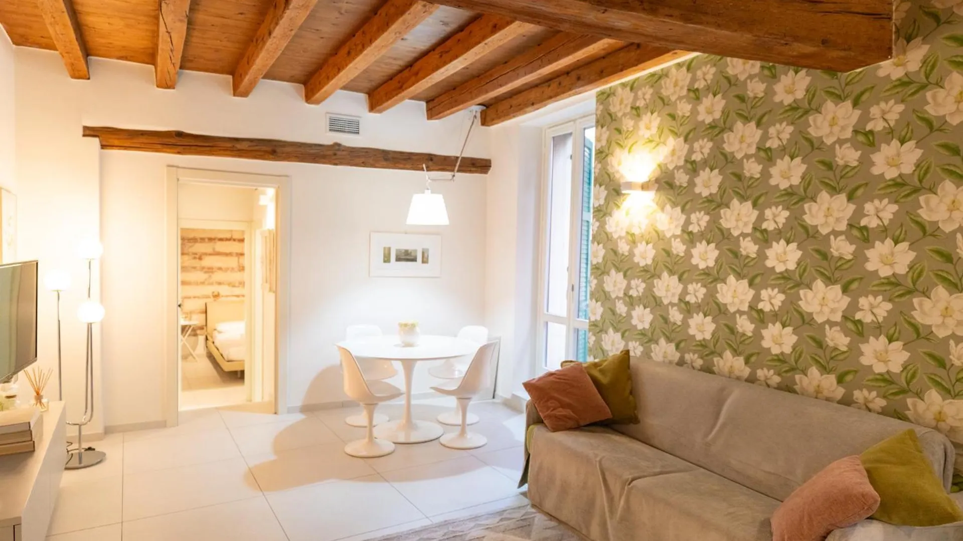 Domus Verona - Dimora Ponte Nuovo 0*,
